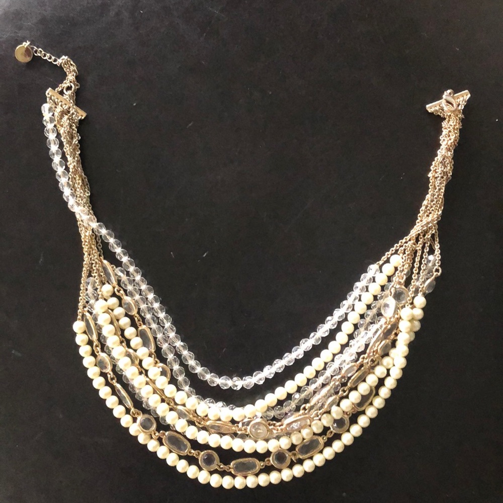 mixed material faux gold/pearl necklace